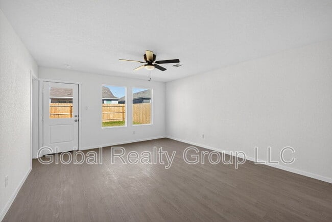 Building Photo - 479 Sarah Wy