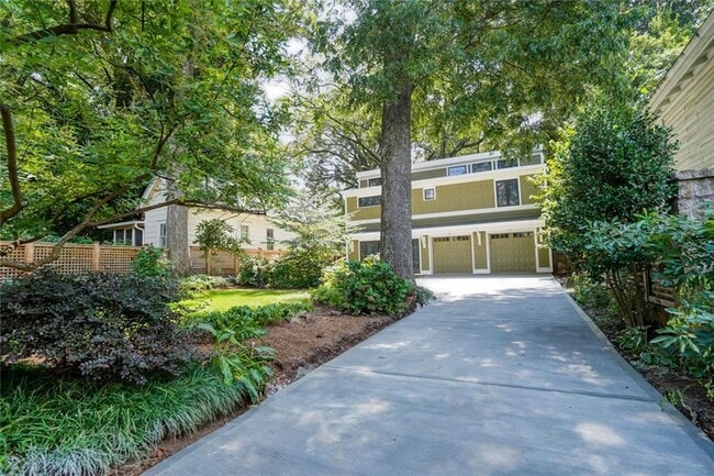 Building Photo - 997 Blue Ridge Ave NE