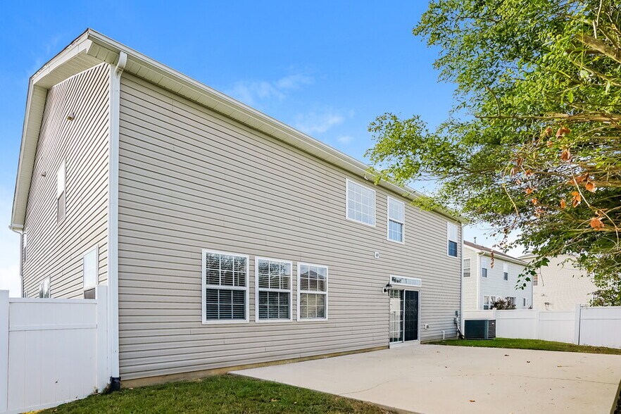 Building Photo - 3201 Mackinac Island Ln