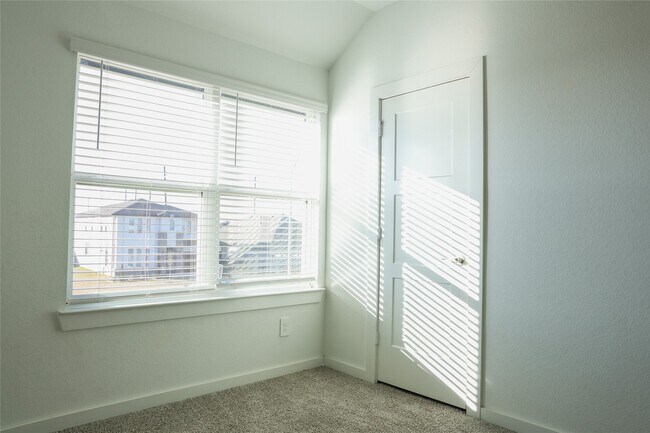 Building Photo - 22502 Petrizzi Ln