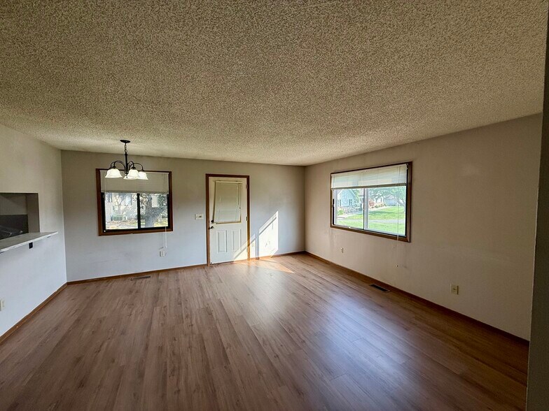Building Photo - 7608 Vinewood Ct