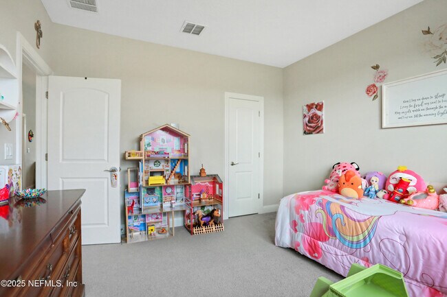 Building Photo - 520 Back Creek Dr