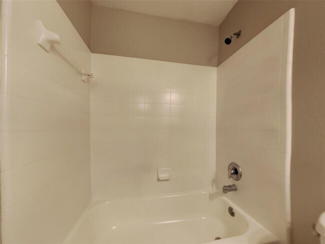 Building Photo - 2343 Village Leaf Dr