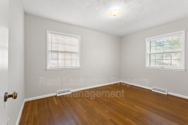 Building Photo - 2125 Talisman Rd