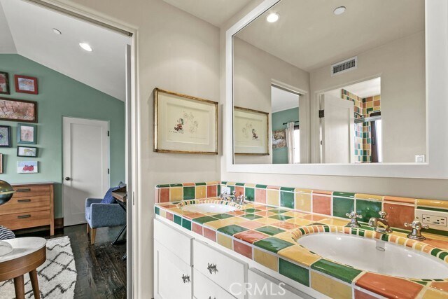 Building Photo - 345 Emerald Bay
