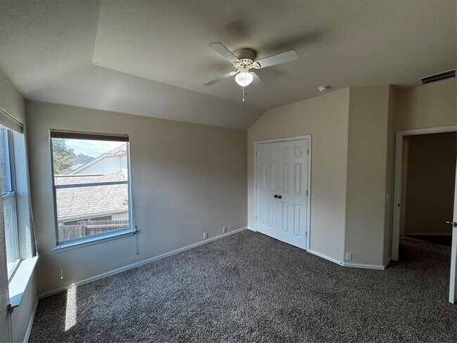 Building Photo - 301 Winecup Way