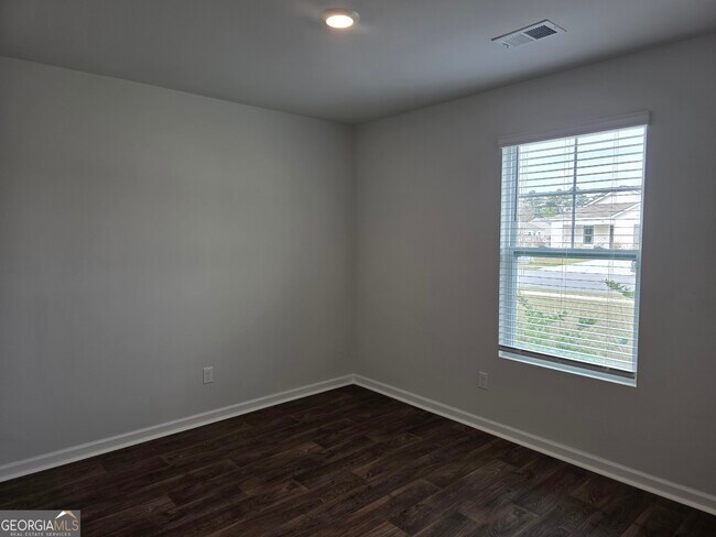 Building Photo - 100 Ponderosa Lp