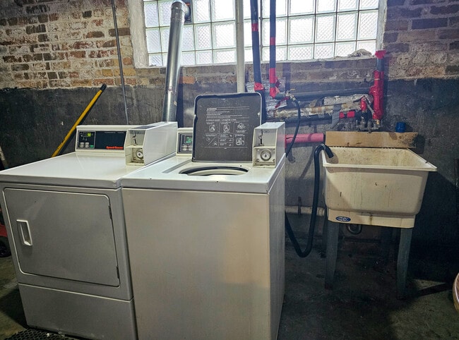 Building Photo - 4102 N Kedzie Ave