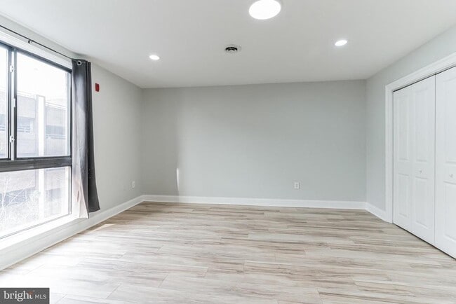 Building Photo - 1711 South St