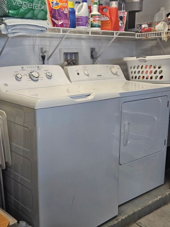 Building Photo - 18810 Ashcroft Cir