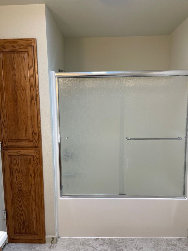 Building Photo - 3 BED 2 BATH W/ATTACHED MOTHER-IN-LAW SUITE *SOLAR PANELS ON ROOF = LOW ELECTRIC BILL*