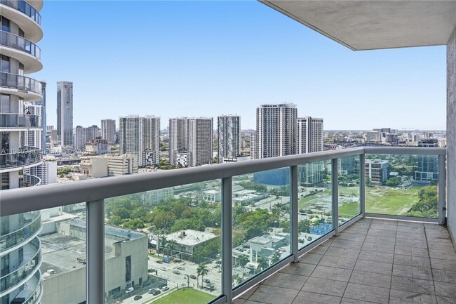 Building Photo - 1800 N Bayshore Dr