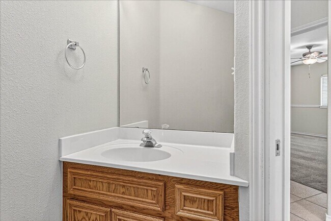 Building Photo - 6325 Oso Pkwy