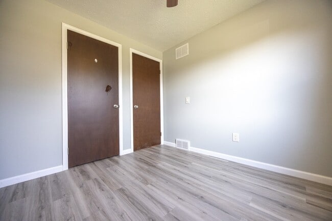 Building Photo - 202 Spring Tree Ln