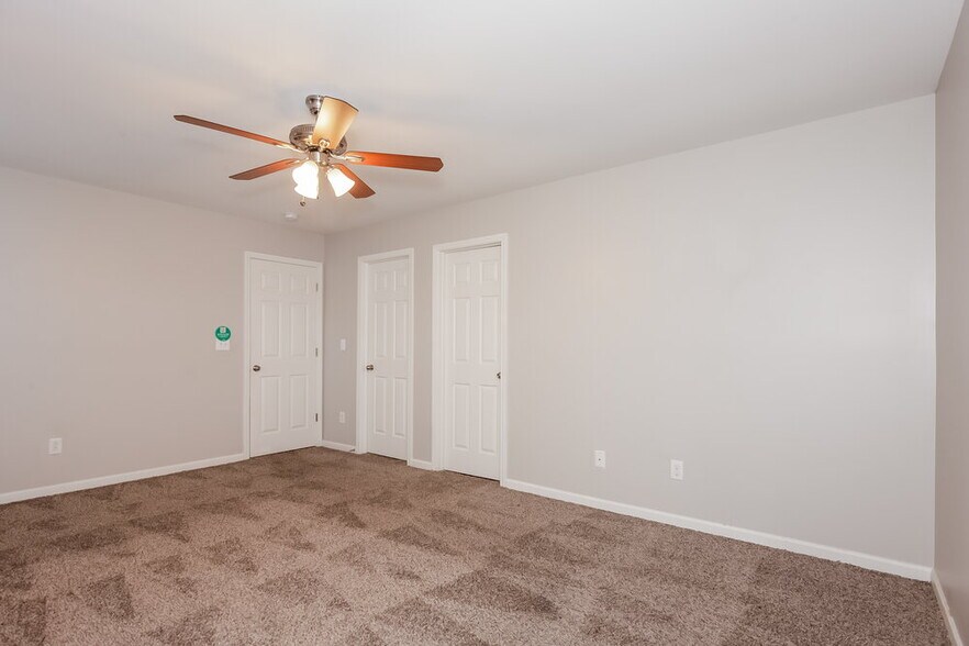 Building Photo - 1005 Joselynn Drive
