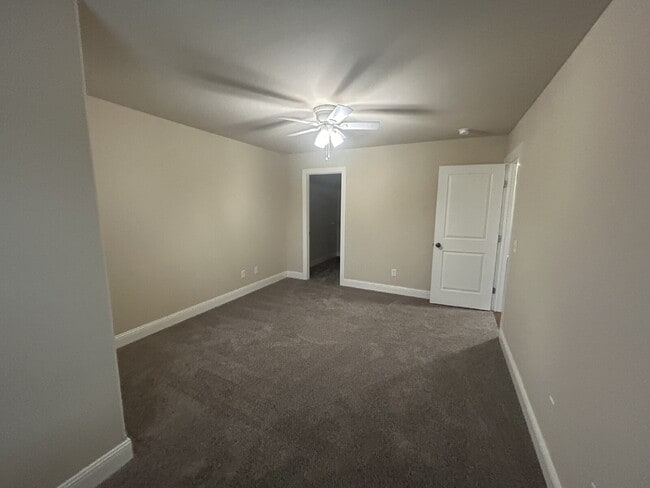 Building Photo - 3-Bedroom 2.5 Bathroom with Walk In Closets and 2-Car Garage For Rent