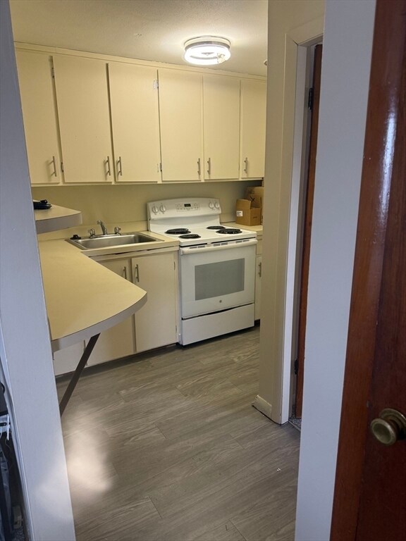 Building Photo - 745 Sea St