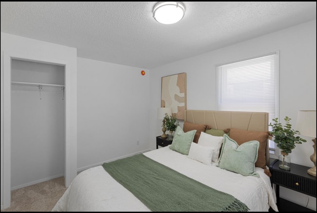 Building Photo - Updated South Omaha Home with Oversized Garage