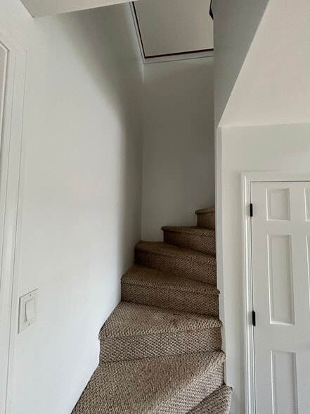 Building Photo - 61 Nelson Ave