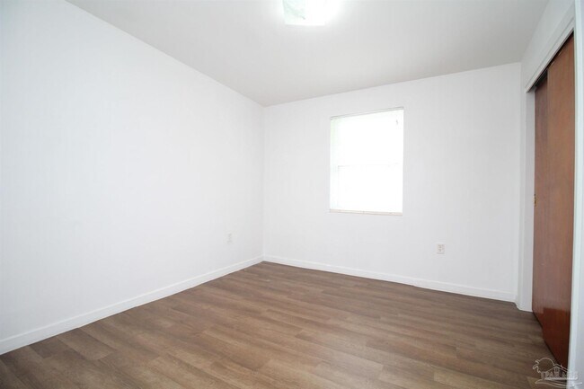 Building Photo - 3875 Arbutus Dr