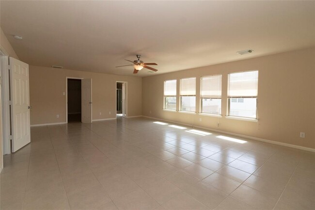 Building Photo - 2202 Crossmill Ln
