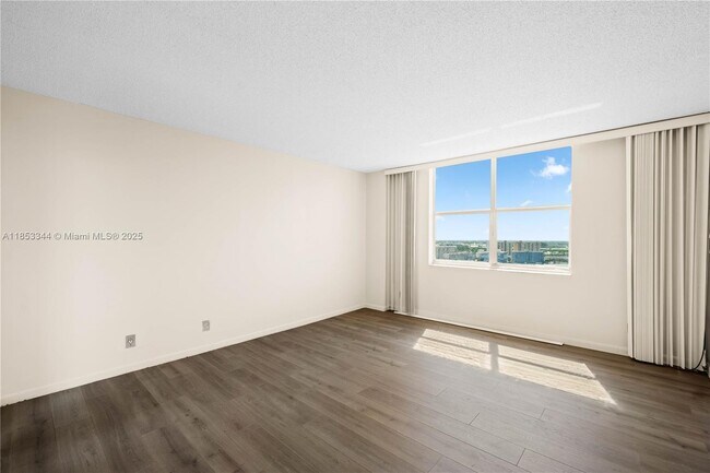 Building Photo - 1865 S Ocean Dr