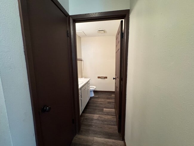 Building Photo - Your new Townhouse Awaits! 3 Bed / 1.5 Bat...