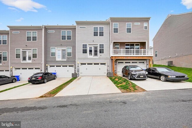 Building Photo - 1017 Flester Ln