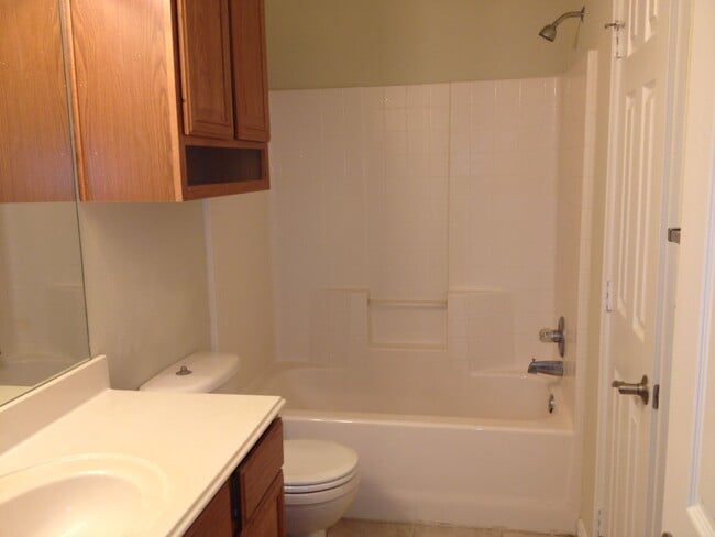 Building Photo - Beautiful Townhome Available for Pre-lease!