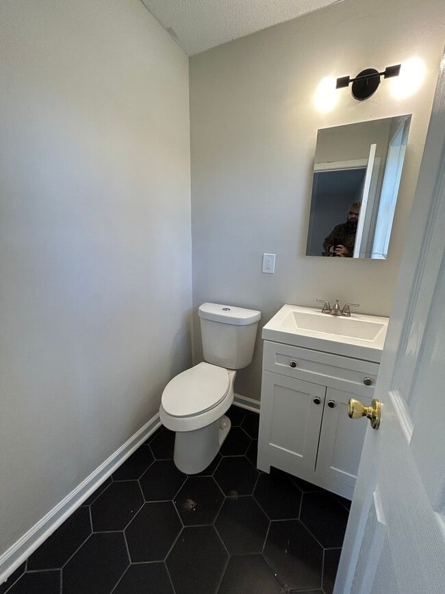 Building Photo - 115 Tisdale St