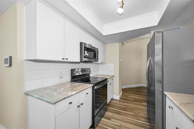 Building Photo - 4638 Sheffield Dr