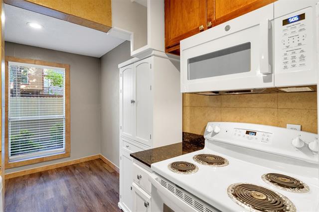 Building Photo - 5727 Richmond Ave