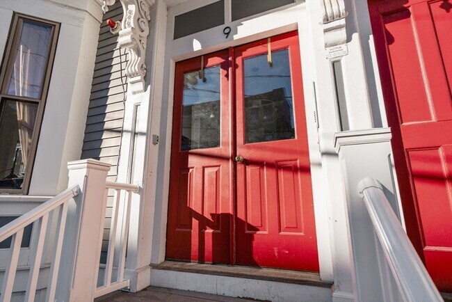 Building Photo - 7-9 Thomas Pk