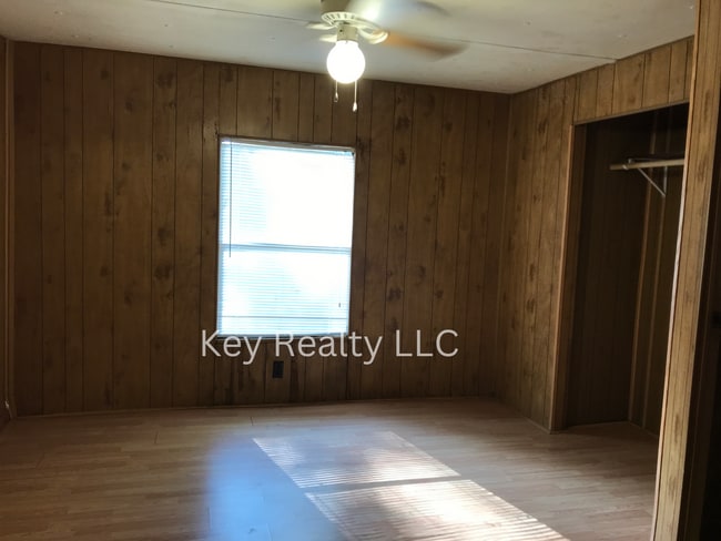 Building Photo - 112 Anthony St