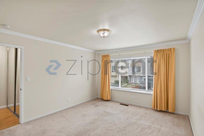 Building Photo - 78 St Marks Ct