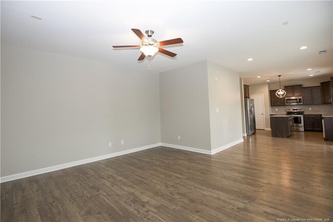 Building Photo - 5709 Pondhaven Dr