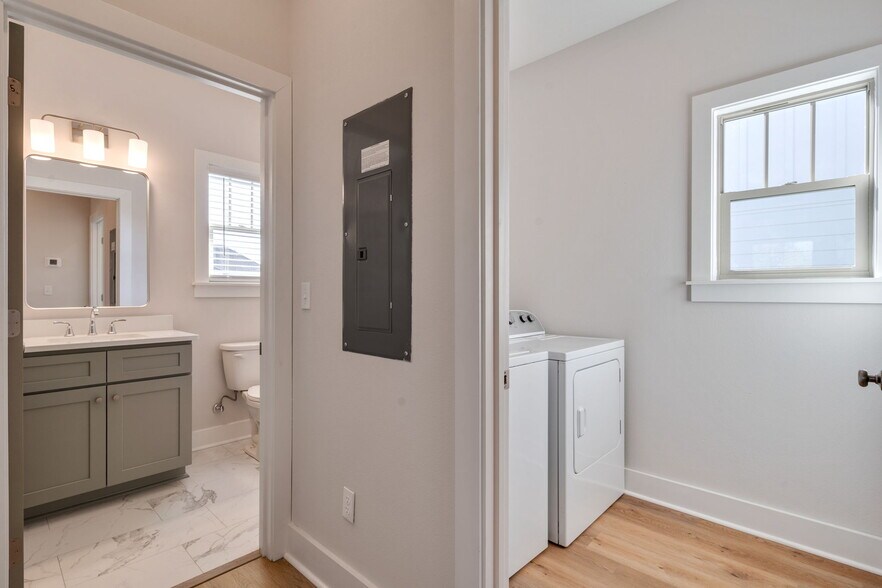 Building Photo - 4081 Ivy Green Trl