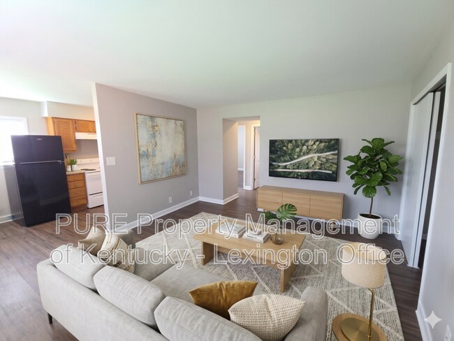 Building Photo - 444 Schenkel Ln