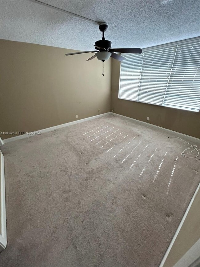 Building Photo - 3001 W Rolling Hills Cir