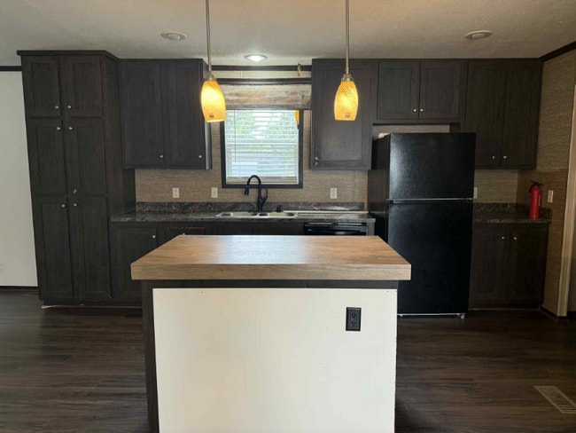 Building Photo - 1236 N Oaklane Rd