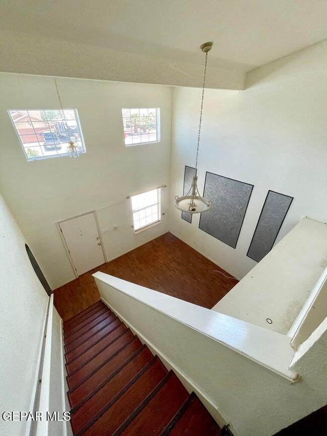 Building Photo - 3033 Tierra Humeda Dr