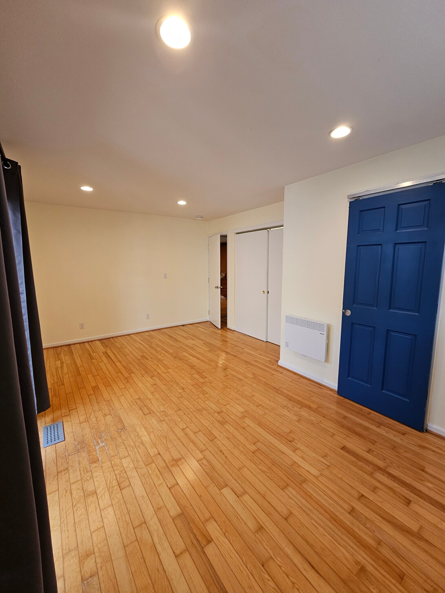 Main Bed - 1427 27th Ave