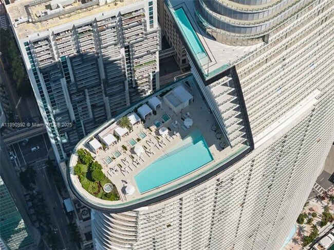 Building Photo - 300 Biscayne Blvd Way