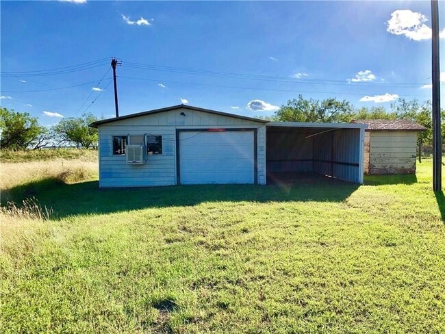Building Photo - Updated 3 bedroom home sitting on 1 acre in Tuscola!!