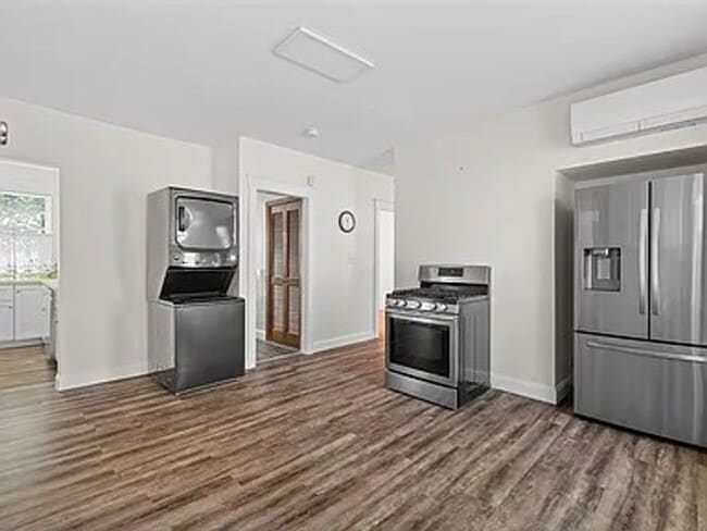 Building Photo - 97 Courtland St