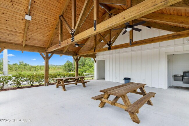 Building Photo - 65445 River Glen Pkwy