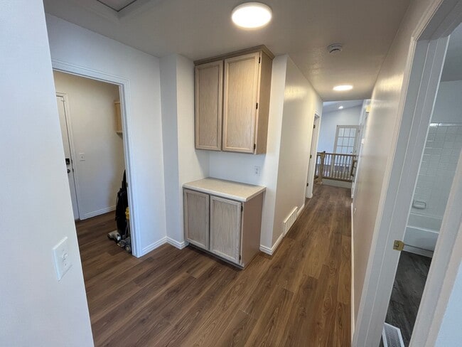 Building Photo - Beautifully Remodeled 4 Bed / 2 Bath Home in Stansbury Park