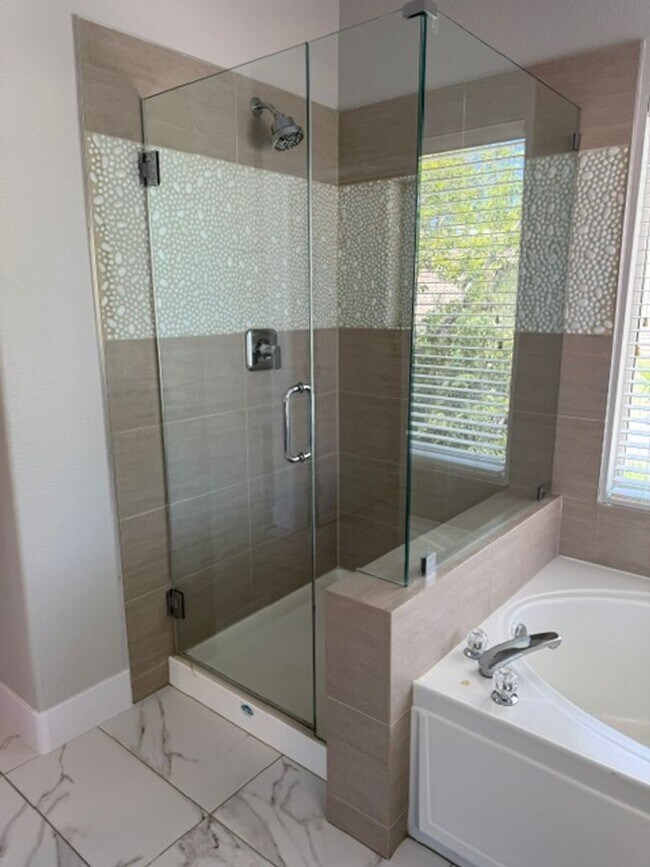 Building Photo - STUNNING & GORGEOUS 4 BED/2.5 BATH POOL HOME IN ELDORADO! *** ONLY $2,599 ***