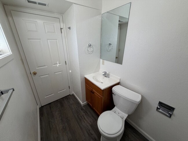 Building Photo - Now available 3 Bedroom | 2 bath home in t...