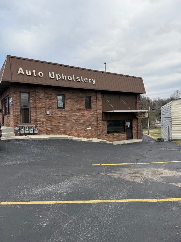 Building Photo - 715 E Spring St